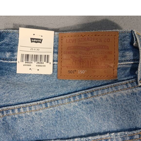 Levi’s 501 150th Anniversary Patchwork Jeans Women’s 25x30 Vintage Style NWT - Picture 9 of 9
